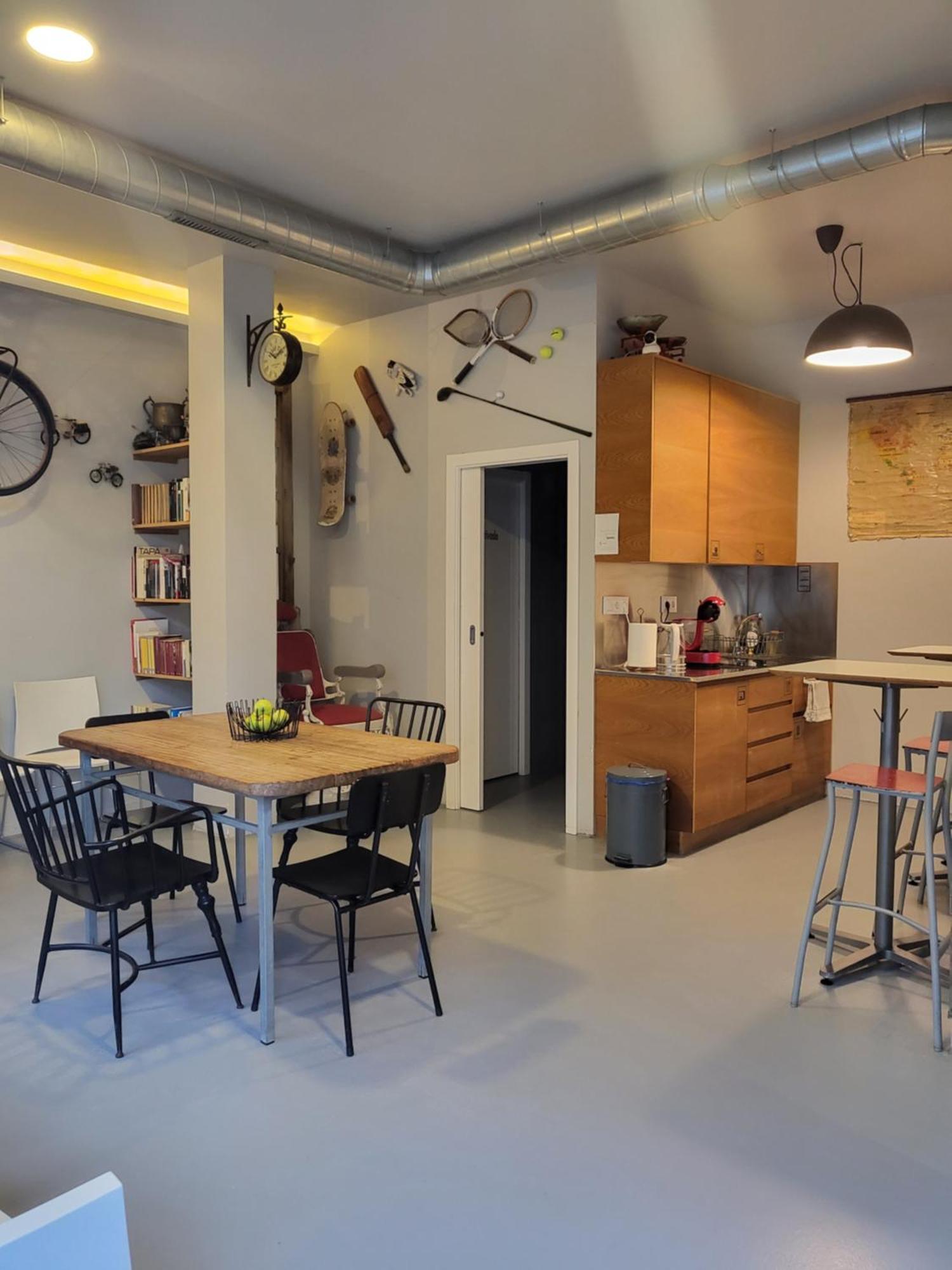 Acola Sport Hostel Pontevedra Bagian luar foto